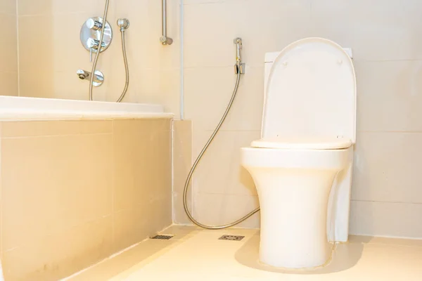 WC bianco sedile decorazione interno — Foto Stock