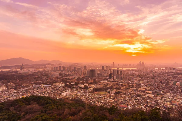 Hermoso paisaje y paisaje urbano de la ciudad de Seúl — Foto de Stock