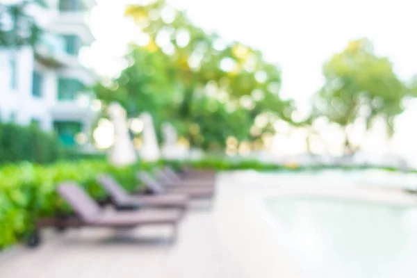Piscina exterior com borrão abstrato no resort do hotel — Fotografia de Stock