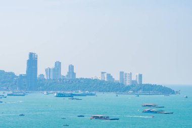 P 'deki güzel açık hava manzarası ve deniz manzarası.