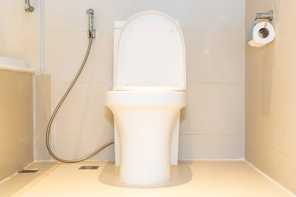 Witte WC kom stoel decoratie interieur — Stockfoto