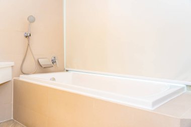 Banyonun içi su yüzeyi dekorasyonu.