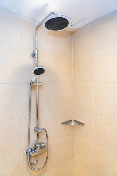 Decoración facuet agua interior del baño —  Fotos de Stock