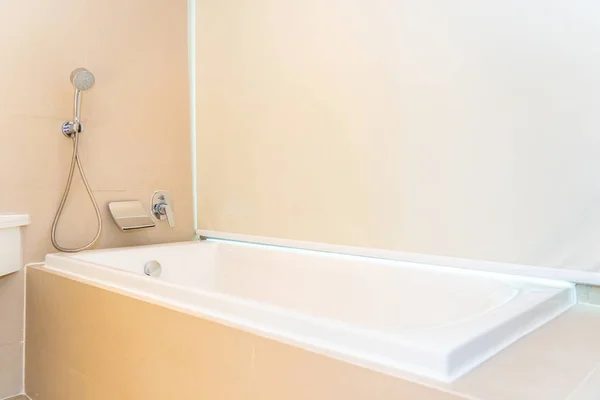 Água facuet decoração interior do banheiro — Fotografia de Stock