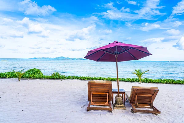 Vackert landskap av strand hav havet med tom stol däck och — Stockfoto