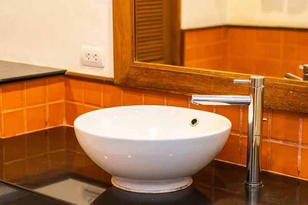 Water facuet and white sink decoration interior — Stock Photo, Image