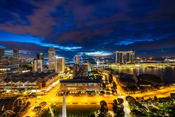 Bella architettura edificio esterno della città singapore — Foto Stock