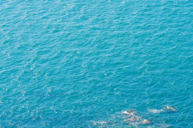 Deniz suyuyla soyut ve yüzeysel