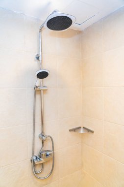 Banyonun içi su yüzeyi dekorasyonu.