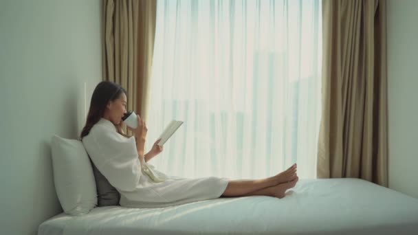 Footage Beautiful Asian Woman Reading Book Home — Stock Video