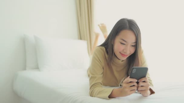 Footage Beautiful Asian Woman Using Smartphone Home — Stock Video