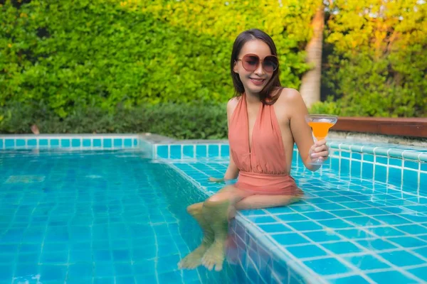 Portrait young asian woman relax happy smile around swimming poo — 스톡 사진