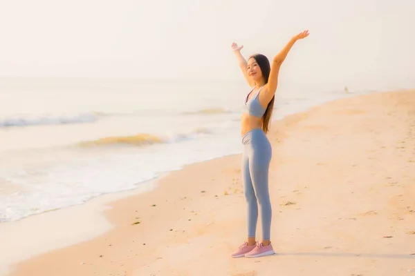 Porträt Sport junge asiatische Frau bereiten Übung oder laufen auf der — Stockfoto