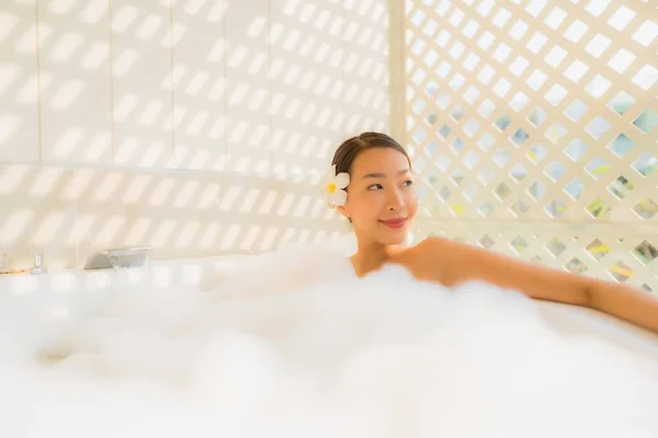 Portrait young asian woman relax take a bath in bathtub — 스톡 사진