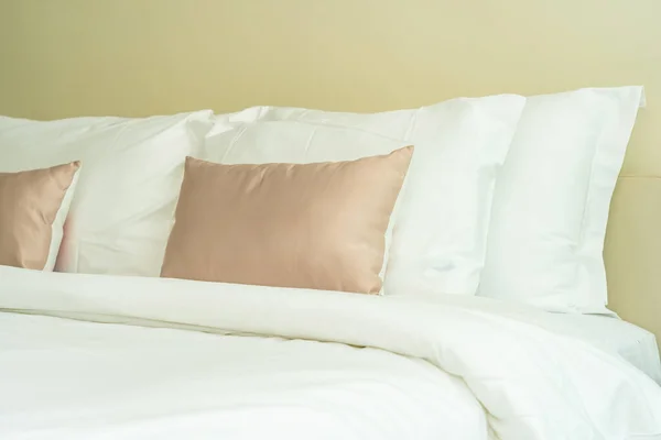 https://st3.depositphotos.com/1875497/33982/i/450/depositphotos_339822614-stock-photo-white-comfortable-pillow-on-bed.jpg