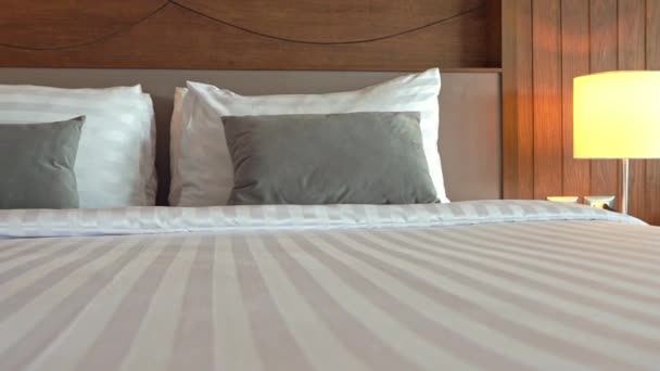 Beeldmateriaal Van Luxe Ingerichte Slaapkamer Hotel — Stockvideo