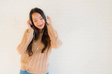 Güzel bir Asyalı kadın portresi. İyi eğlenceler.