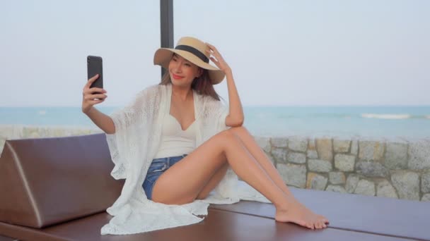 Séquences Belle Femme Asiatique Sur Bord Mer Pendant Les Vacances — Video