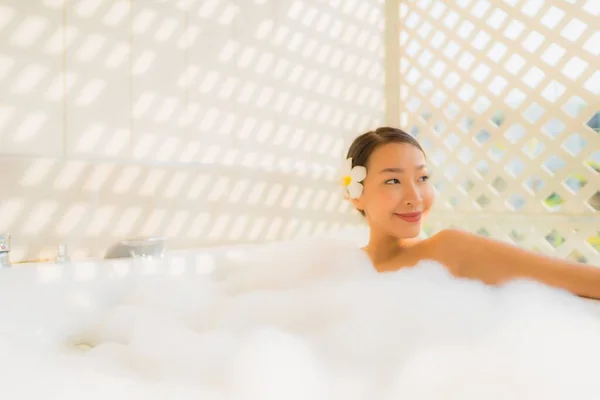 Portrait young asian woman relax take a bath in bathtub — 스톡 사진