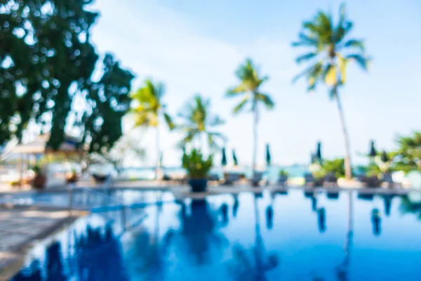 Piscina esterna sfocata astratta nel resort dell'hotel — Foto Stock