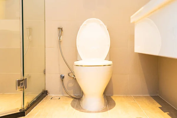 WC bianco sedile decorazione interno — Foto Stock