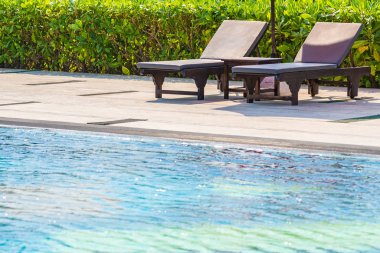 Merdiven Açık Yüzme havuzunda otel resort çevresinde