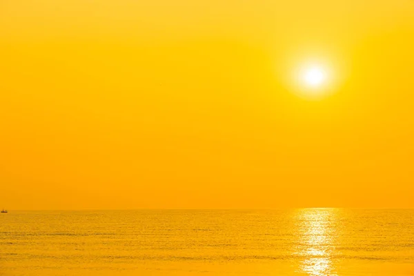 Vacker Tropisk Havsstrand Vid Soluppgång Eller Solnedgång Tid För Resor — Stockfoto