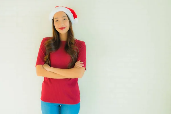 Retrato Bonito Jovem Ásia Mulheres Vestindo Santa Chapéu Para Celebração — Fotografia de Stock