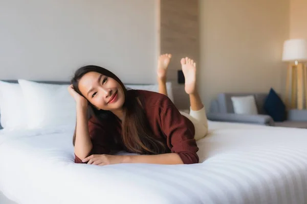 Porträt Schöne Junge Asiatische Frauen Glücklich Lächeln Entspannen Auf Dem — Stockfoto