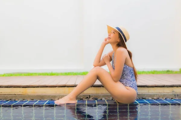 Portrait Young Asian Woman Happy Smile Relax Outdoor Swimming Pool — Stock Photo, Image