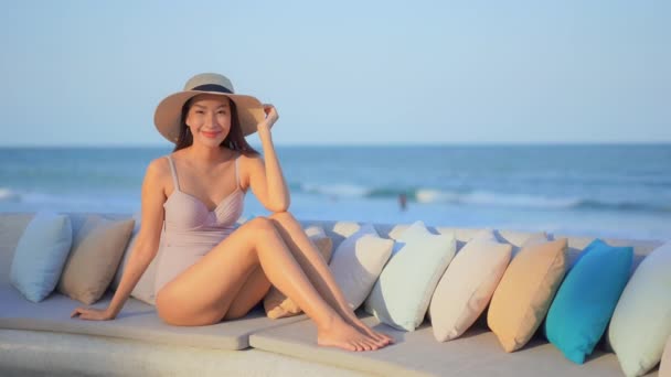 Footage Beautiful Asian Woman Seashore Vacation — Stock Video