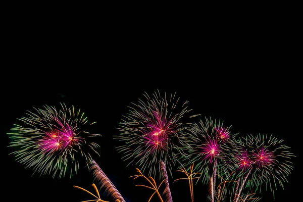 Schönes Buntes Feuerwerk Der Nacht Zum Jubiläum — Stockfoto