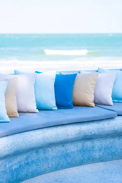 Travesseiro Cadeira Sofá Lounge Redor Pátio Livre Com Vista Mar — Fotografia de Stock