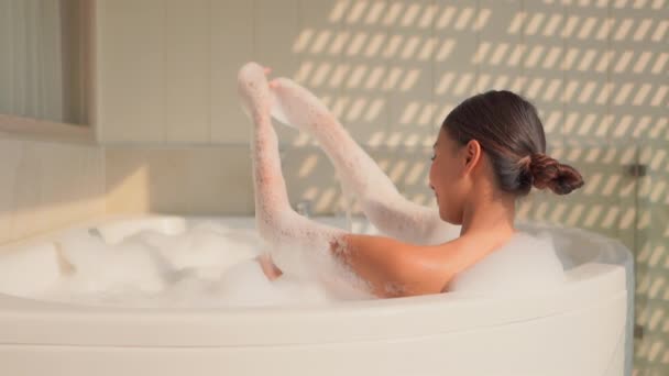 Footage Beautiful Asian Woman Taking Bath Soap Bubbles — Stock Video