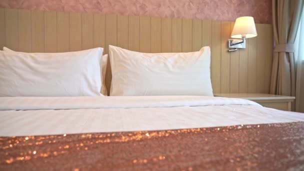 Beeldmateriaal Van Luxe Ingerichte Slaapkamer Hotel — Stockvideo