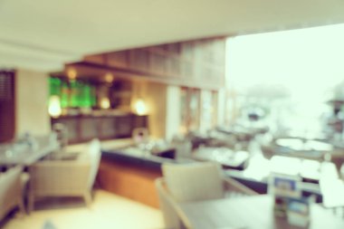 Kafe ve restoran arka planında soyut bulanıklık var.
