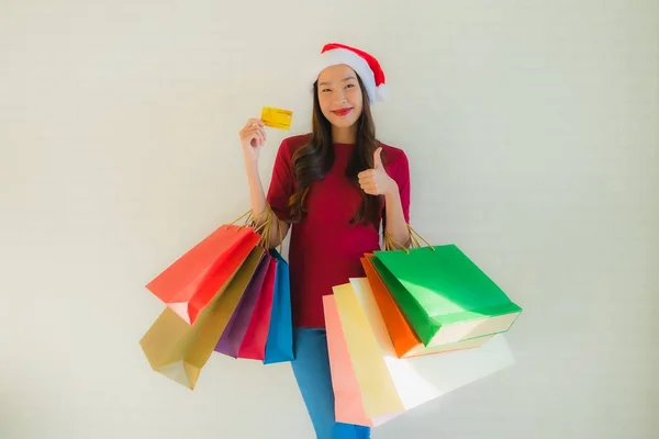 Retrato Hermosa Joven Asiático Mujeres Usar Navidad Santa Sombrero Con —  Fotos de Stock