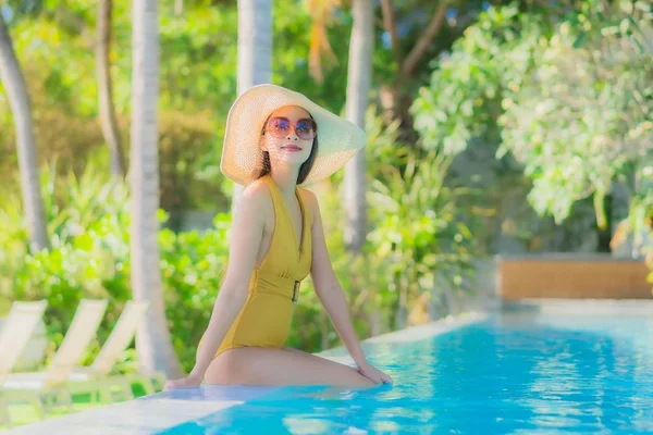 Portrait Beautiful Young Asian Woman Happy Smile Relax Outdoor Swimming — Stock Photo, Image