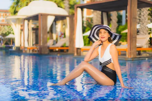 Beautiful Portrait Young Asian Woman Happy Smile Relax Swimming Pool — Stock Photo, Image