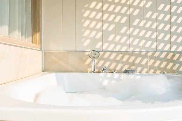 Banheira Branca Decoração Jacuzzi Interior Banheiro — Fotografia de Stock