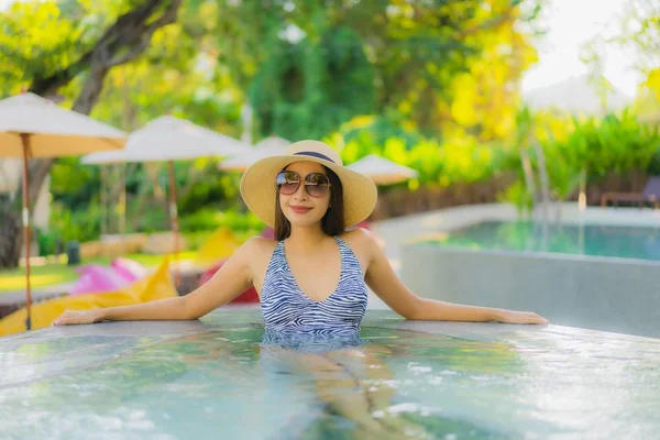 Beautiful Young Asian Women Happy Smile Relax Outdoor Swimming Pool — Stock Photo, Image