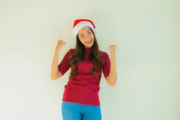 Portrait Belles Jeunes Femmes Asiatiques Portant Chapeau Père Noël Pour — Photo