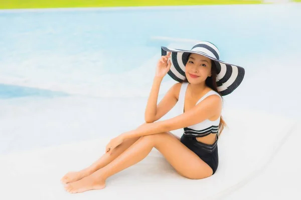 Portrait Beautiful Young Asian Women Happy Smile Relax Swimming Pool — Stock Photo, Image