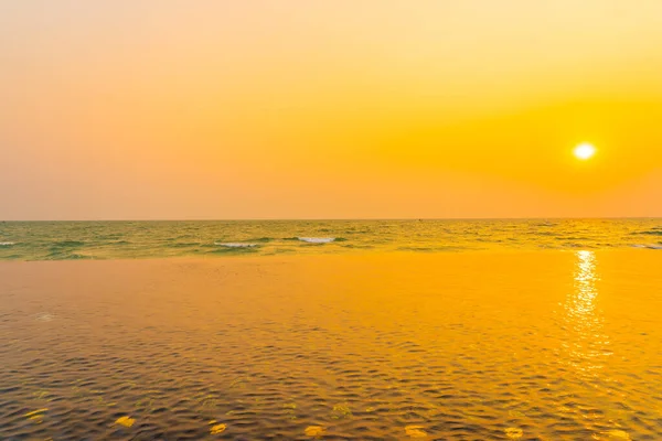 Beautiful Tropical Nature Sea Ocean Beach Outdoor Swimming Pool Sunset — Stock Photo, Image