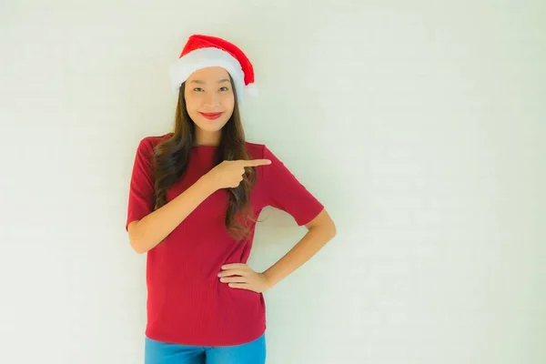 Portrait Belles Jeunes Femmes Asiatiques Portant Chapeau Père Noël Pour — Photo