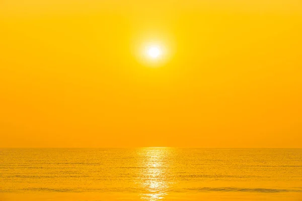 Vacker Tropisk Havsstrand Vid Soluppgång Eller Solnedgång Tid För Resor — Stockfoto