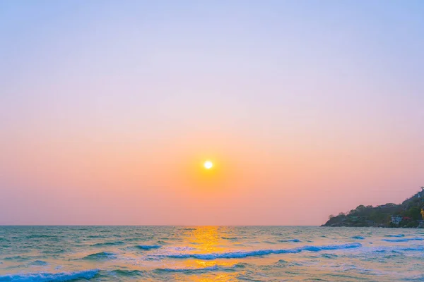 Schöne Tropische Natur Meer Strand Ozean Bei Sonnenuntergang Oder Sonnenaufgang — Stockfoto