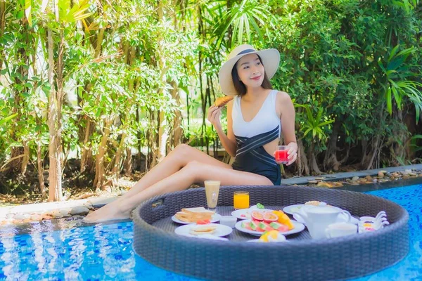 Portrait Beautiful Young Asian Woman Happy Smile Floating Breakfast Tray — Stock Photo, Image