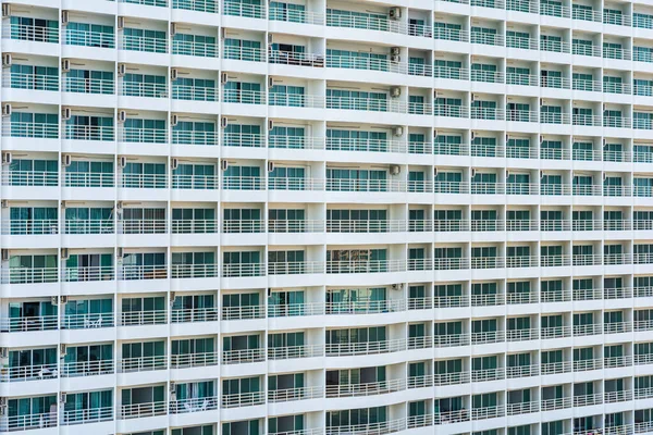 Arquitetura Edifício Exterior Abstrato Varanda Com Padrão Janela Para Fundo — Fotografia de Stock