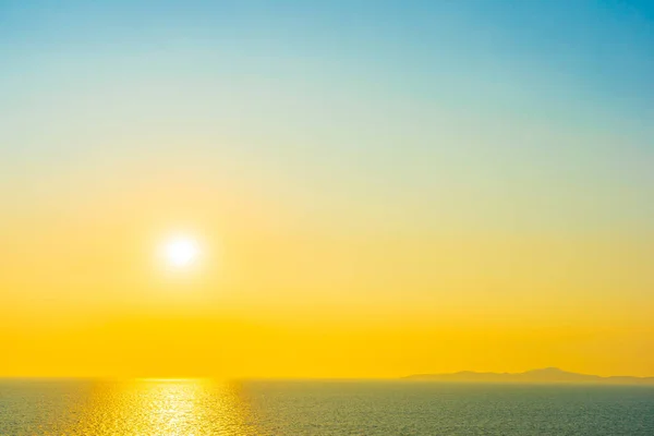 Schöner Sonnenuntergang Oder Sonnenaufgang Rund Meer Ozean Bucht Mit Wolken — Stockfoto